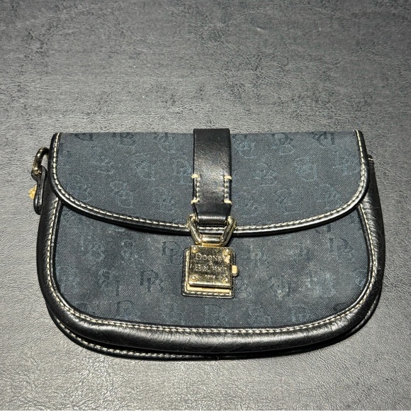 Dooney and Bourke Signatue Monogram Wallet - Picture 1 of 9